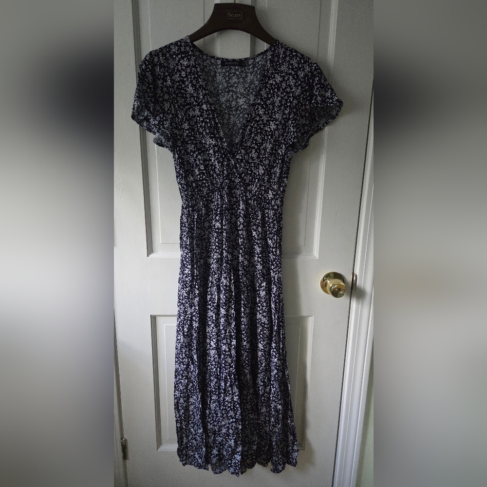 Like New! Floral Black and White Women's Dress